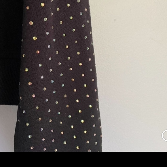 Forever 21 Sweatshirt S NWT Rhinestone Hoodie Cropped Pullover Black Multicolor - Picture 3 of 8